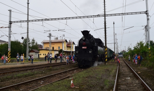 Anotace srpnových novin