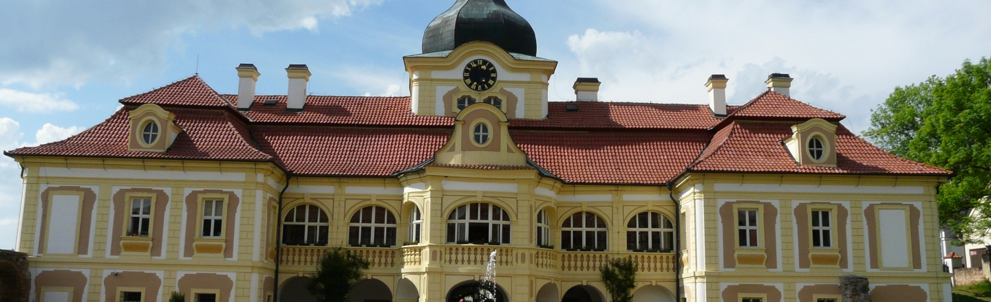 Zámek Nebílovy