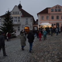 Adventní trh a rozsvícení vánočního stromu