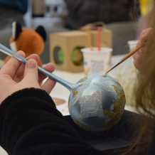 workshop zdobení vánočních kouliček 2024