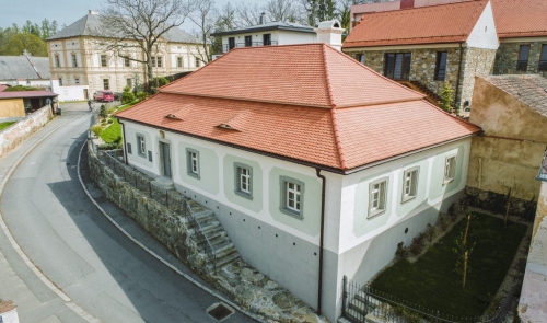 Dům U Tří růží v Nepomuku soutěží o titul