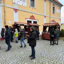 Ohlédnutí za tradičním předvánočním jarmárkem MŠ Nepomuk a výstavou betlémů