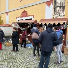 Ohlédnutí za tradičním předvánočním jarmárkem MŠ Nepomuk a výstavou betlémů