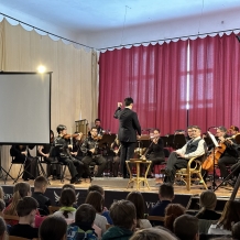 Plzeňská filharmonie hrála pro žáky ZŠ Nepomuk