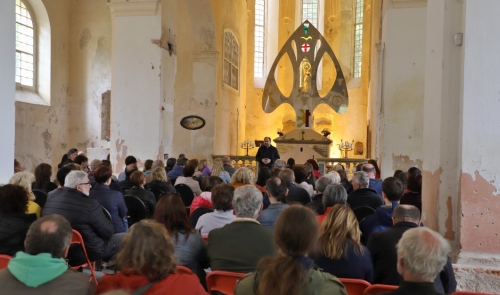 Koncert Štěpána Raka na Zelené hoře, kytarový virtuos zahájil vernisáž svých fotografií 18.5.2024