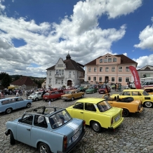 Retrojízda a sraz motorek ve fotogalerii