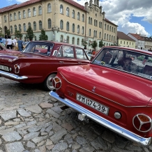 Retrojízda a sraz motorek ve fotogalerii