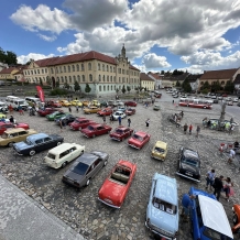 Retrojízda a sraz motorek ve fotogalerii
