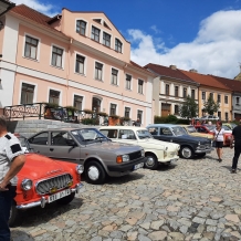 Retrojízda a sraz motorek ve fotogalerii