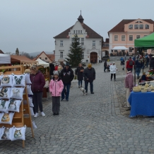 Fotky z Adventního trhu a rozsvícení vánočního stromu Nepomuk
