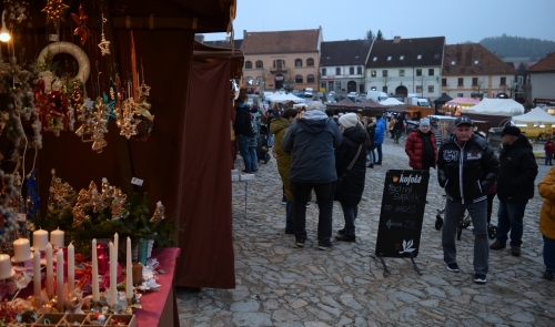 Fotky z Adventního trhu a rozsvícení vánočního stromu Nepomuk