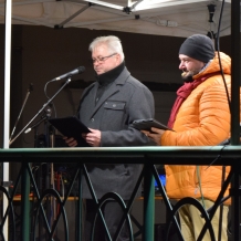 Fotky z Adventního trhu a rozsvícení vánočního stromu Nepomuk
