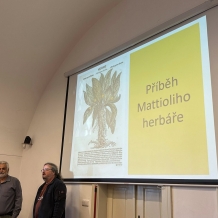 Příběh Mattioliho herbáře. Přednáška zahrnula staré tisky celoživotního díla z pera Pietra Andrey Mattioliho vydávaného za jeho života od poloviny 16. století až do současnosti, včetně unikátního českého herbáře z Prahy z roku 1562. Výstavu připravil Ing. Petr Bílek ze své soukromé sbírky.