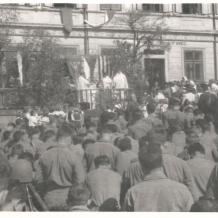 Mše svatá pro americké vojáky na náměstí. Archiv B. Šotoly.