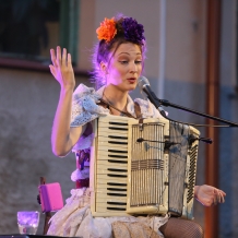 Z pátečního koncertu na MLSu - Rozálie - Foto Milan Demela