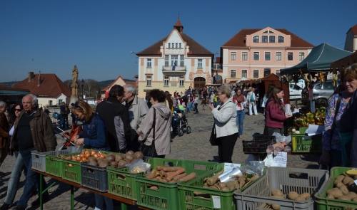 Přijďte v sobotu 15. září na 1. "veletrh" nepomuckých spolků a na farmářské trhy!