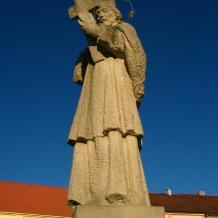 socha sv. Jana Nepomuckého na náměstí