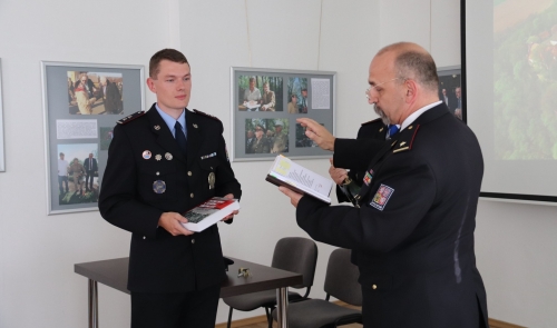 Křest knihy "Zelená Hora v sevření smrtihlavů" - fotogalerie