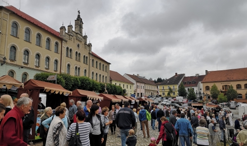 V Nepomuku to žije