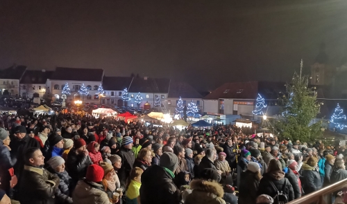 Adventní trh a rozsvícení vánočního stromečku 27.11.2022