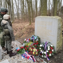 25. února se uskutečnil tradiční pietní akt k uctění památky obětí sestřeleného amerického bombardéru B-24J Liberator